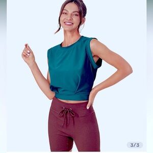 Halara Patitoff® Flow Pet Hair Resistant Crew Sleeveless Cropped Yoga Tank, S